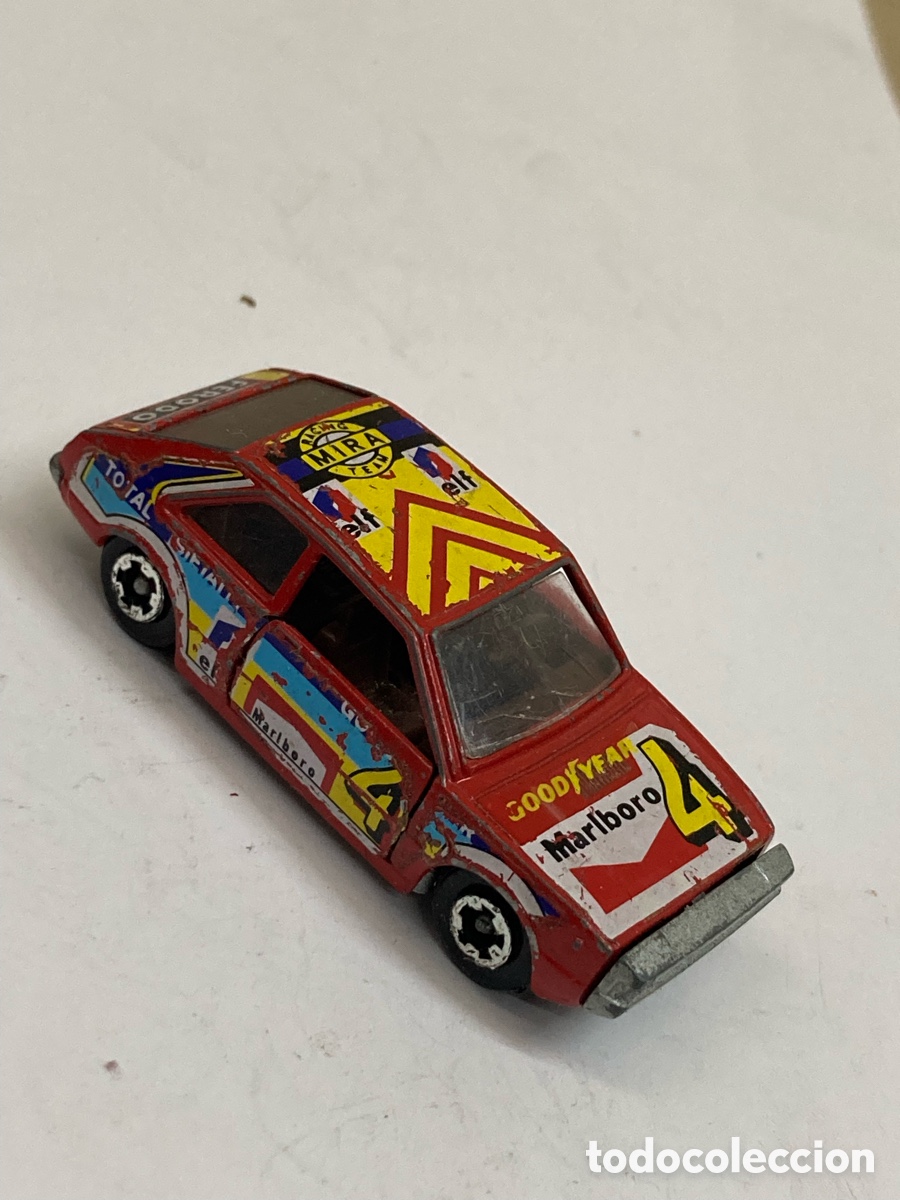 Coches a escala: Miniatura Seat 1200 Sport, conocido como &rdquo;Bocanegra&rdquo;, fabricada por la marca espa&ntilde;ola Mira