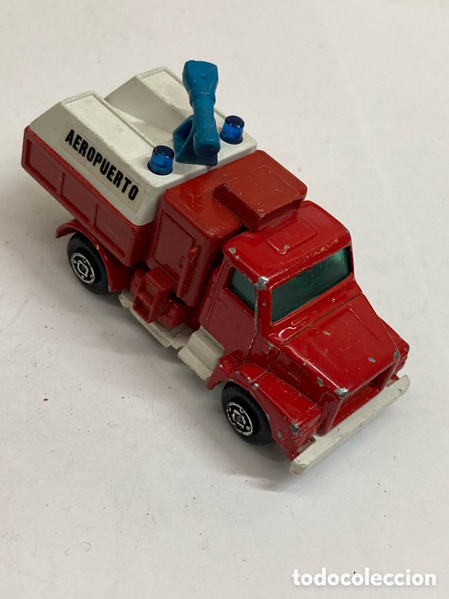 Coches a escala: Miniatura cami&oacute;n de bomberos Volvo de Guisval