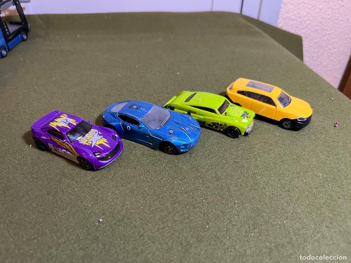 Model Cars: Lote de 4 coches met&aacute;licos a escala Hot Wheels y modelos gen&eacute;ricos &ndash; '70 Chevelle Jungle Cruise Disn