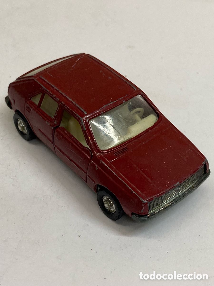 Voitures &agrave; l'&eacute;chelle: miniatura modelo Renault 14 fabricado por la marca espa&ntilde;ola Mira durante la d&eacute;cada de 1980