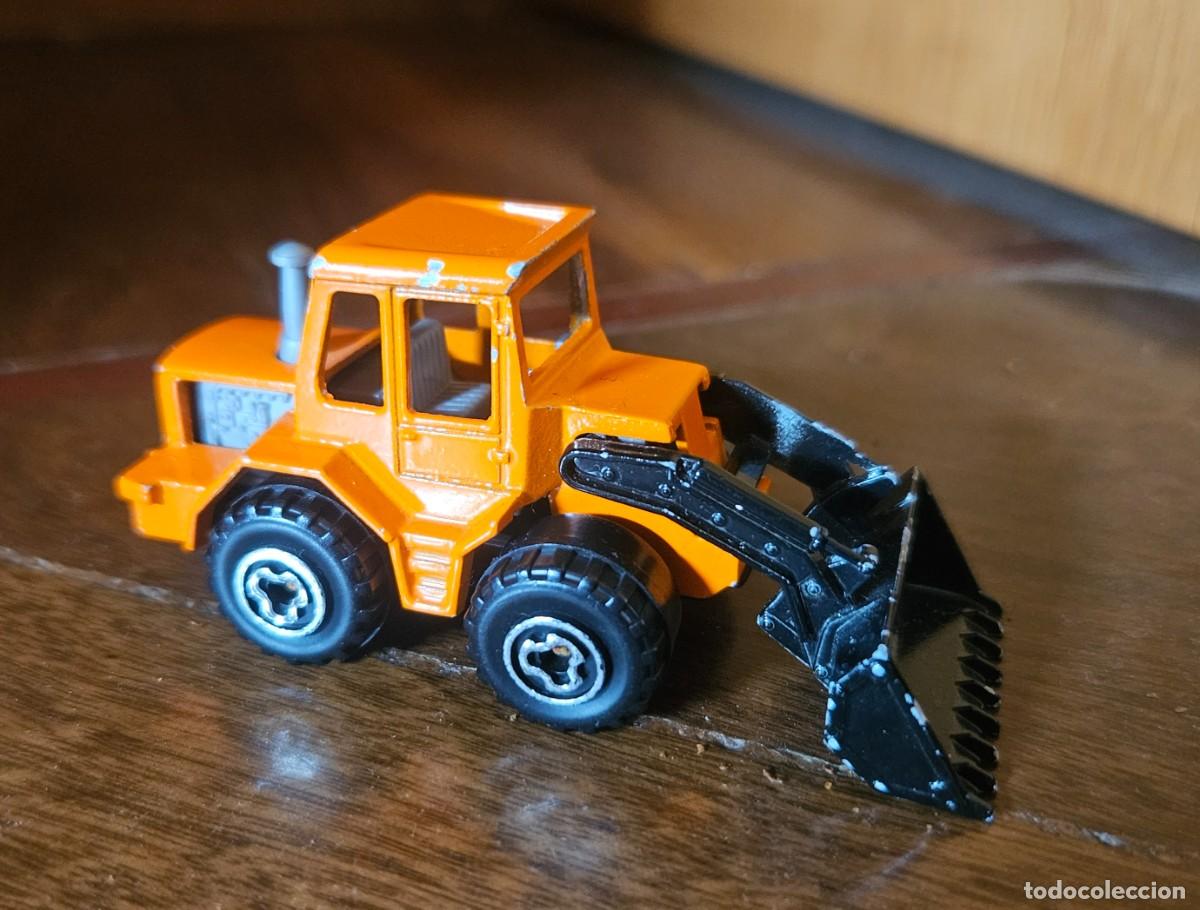 Coches a escala: MAJORETTE Tractor naranja pala negra 1/87 1:87 Tracto N&ordm; 211 / 263 black shovel