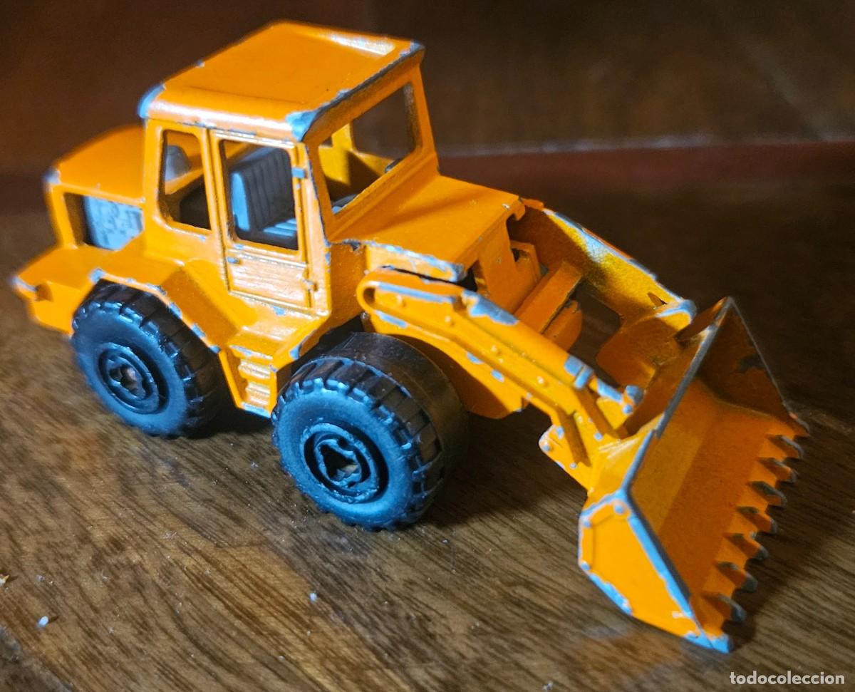 Coches a escala: MAJORETTE Tractor naranja pala naranja 1/87 1:87 Tracto N&ordm; 211 / 263 orange shovel