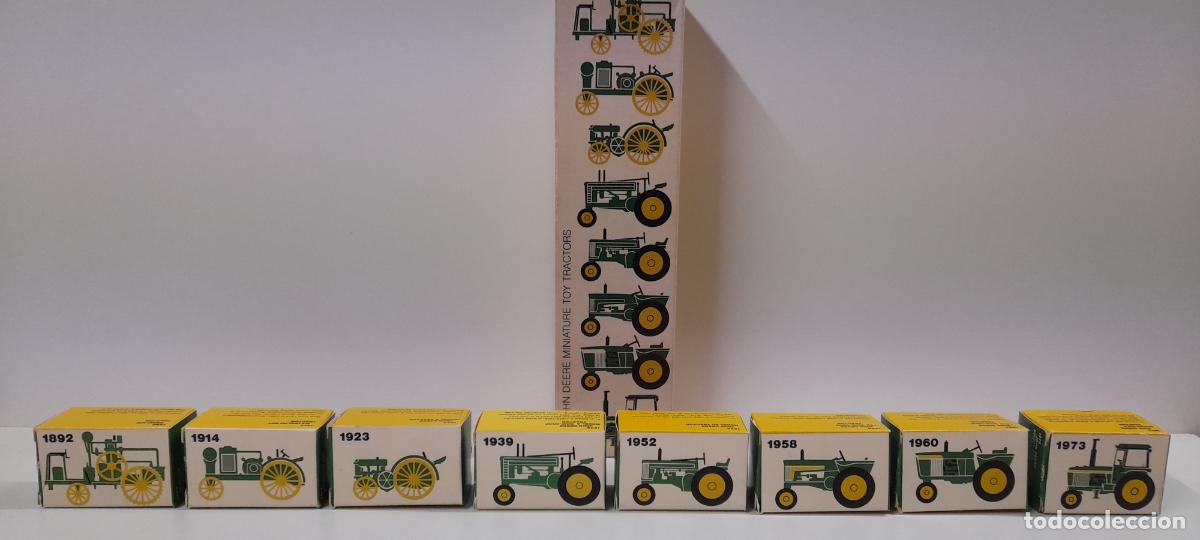 Model Cars: ANTIGUA COLECCION DE OCHO TRACTORES JOHN DEERE 1892 - 1973 . MADE IN USA . CAJA ORIGINAL