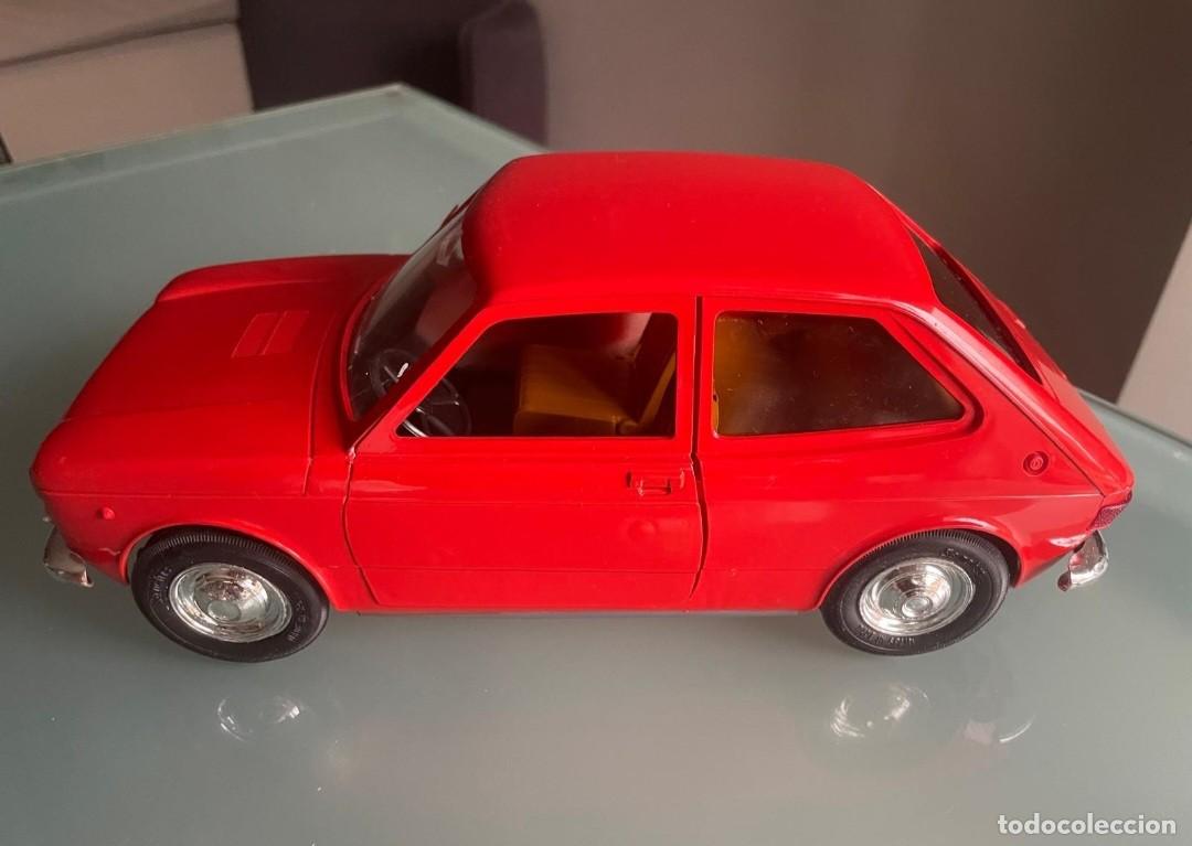 Coches a escala: Juguete de sanchis seat 127