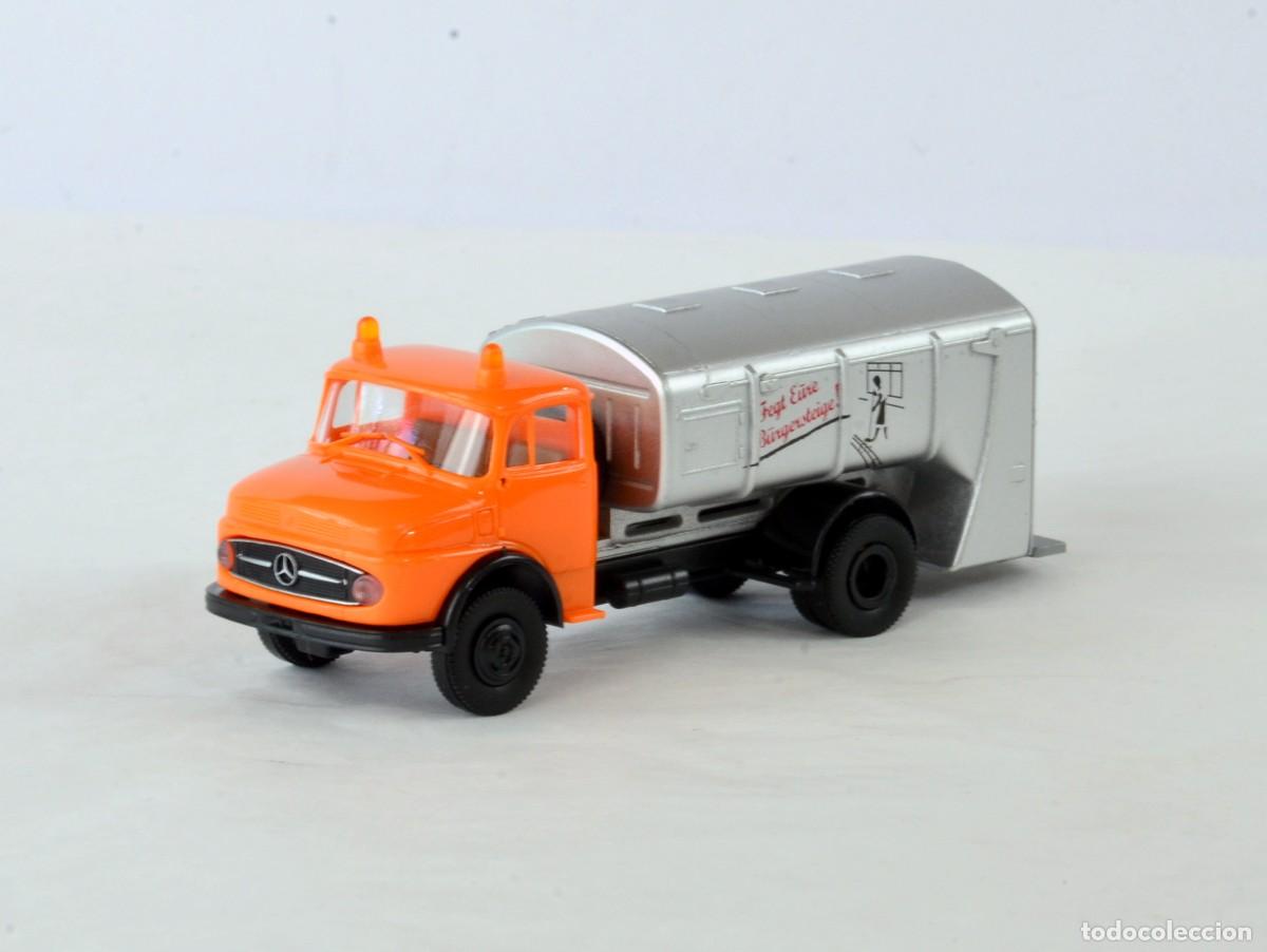 Coches a escala: Brekina Escala 1:87 H0 Cami&oacute;n de Basura Mercedes Benz L322 Impecable con Caja