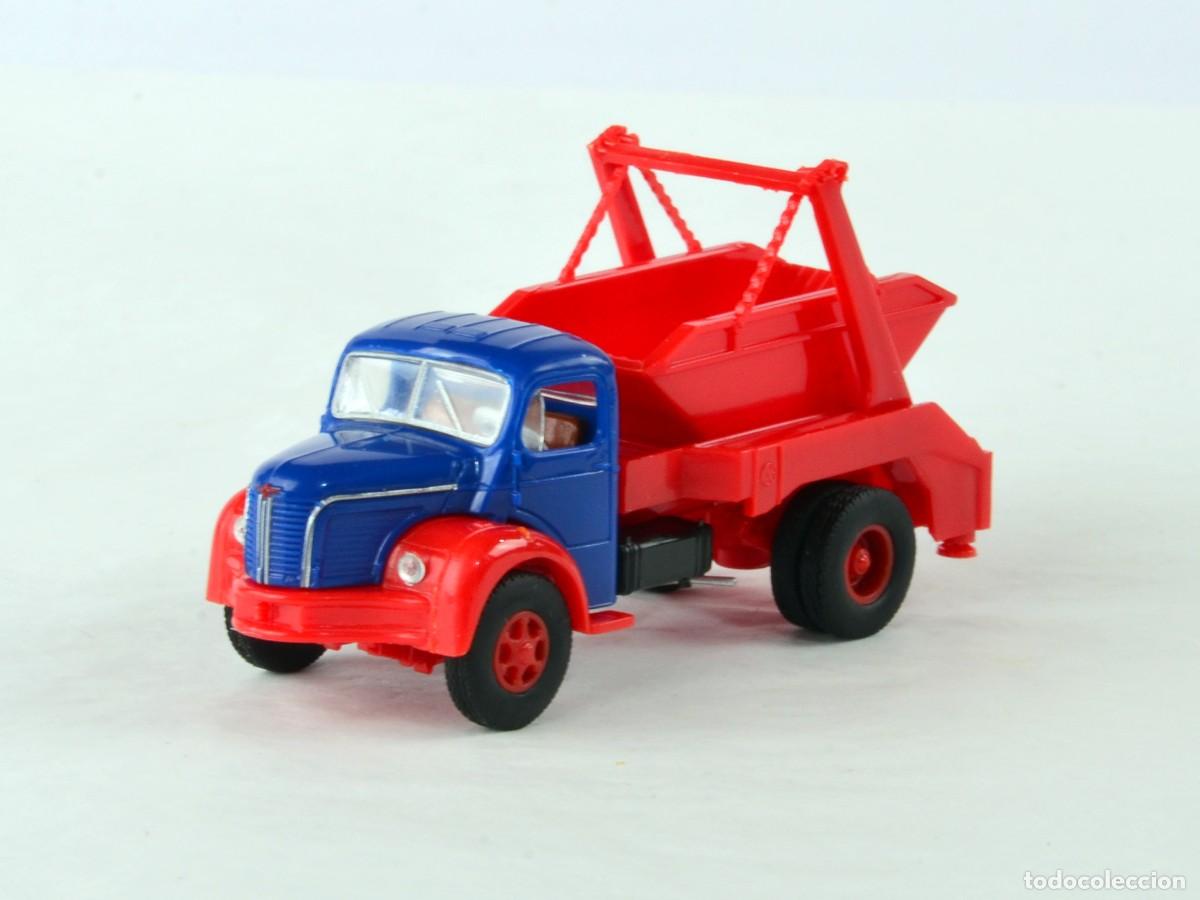 Coches a escala: Brekina Escala 1:87 H0 Cami&oacute;n Berliet GLR8 (1949 - 63) Contenedor de Escombros Impecable con Caja