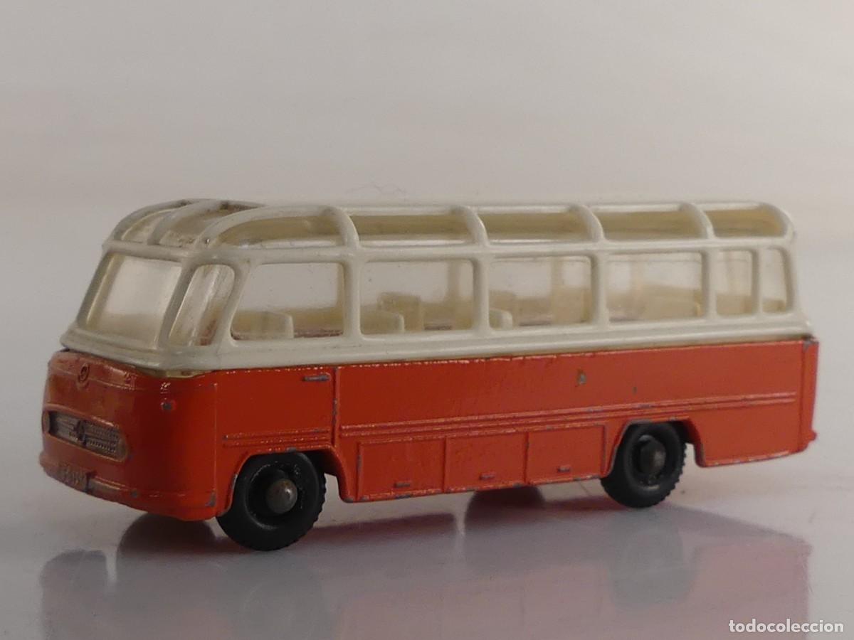 Auto in scala: MERCEDES COACH MADE IN ENGLAND BY LESNEY MATCHBOX SERIES 68