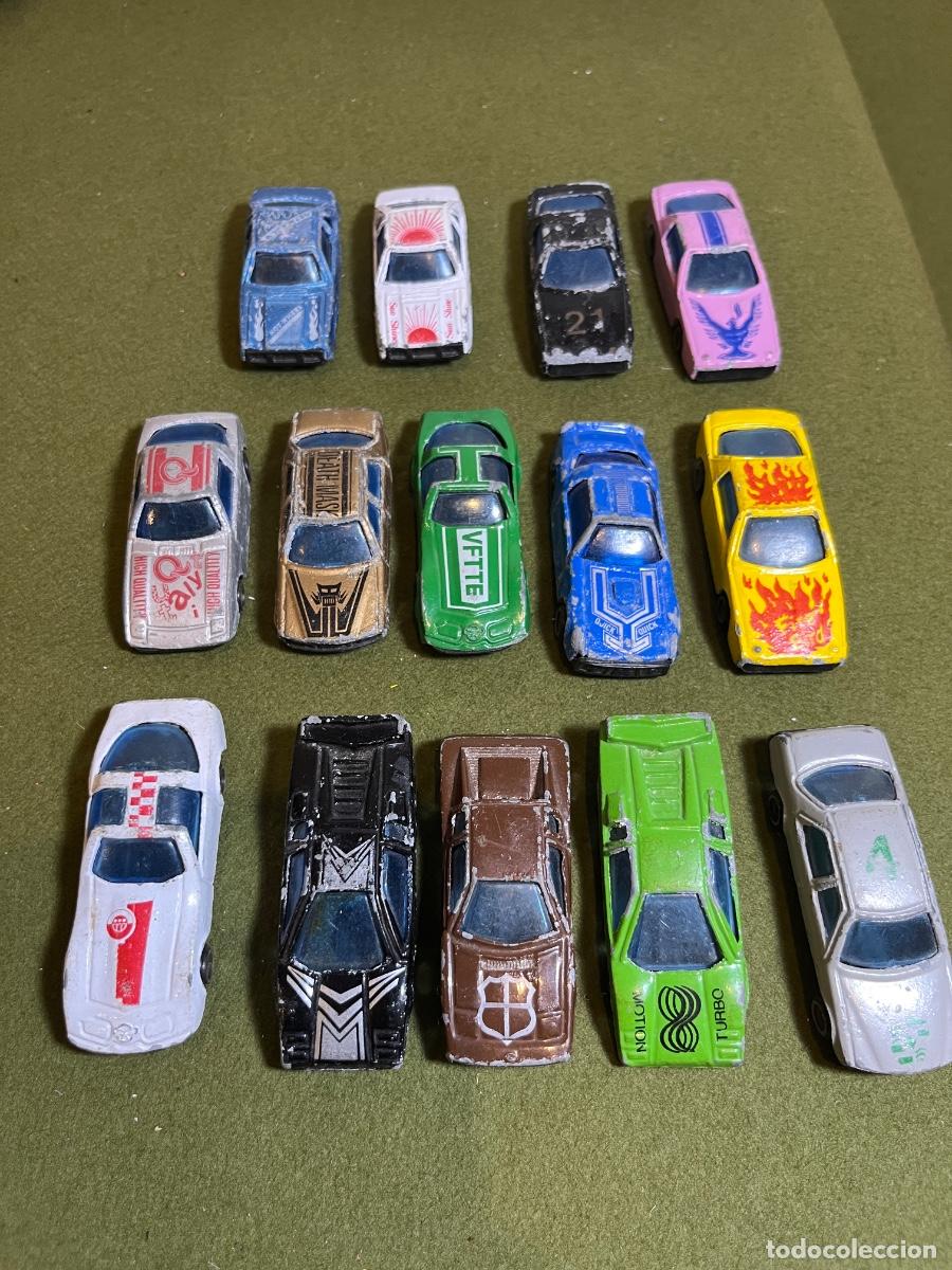 Coches a escala: Lote 14 Coches Miniatura Vintage Made in China A&ntilde;os 80-90 Die Cast Escala 1:64 Coches de Carreras Re