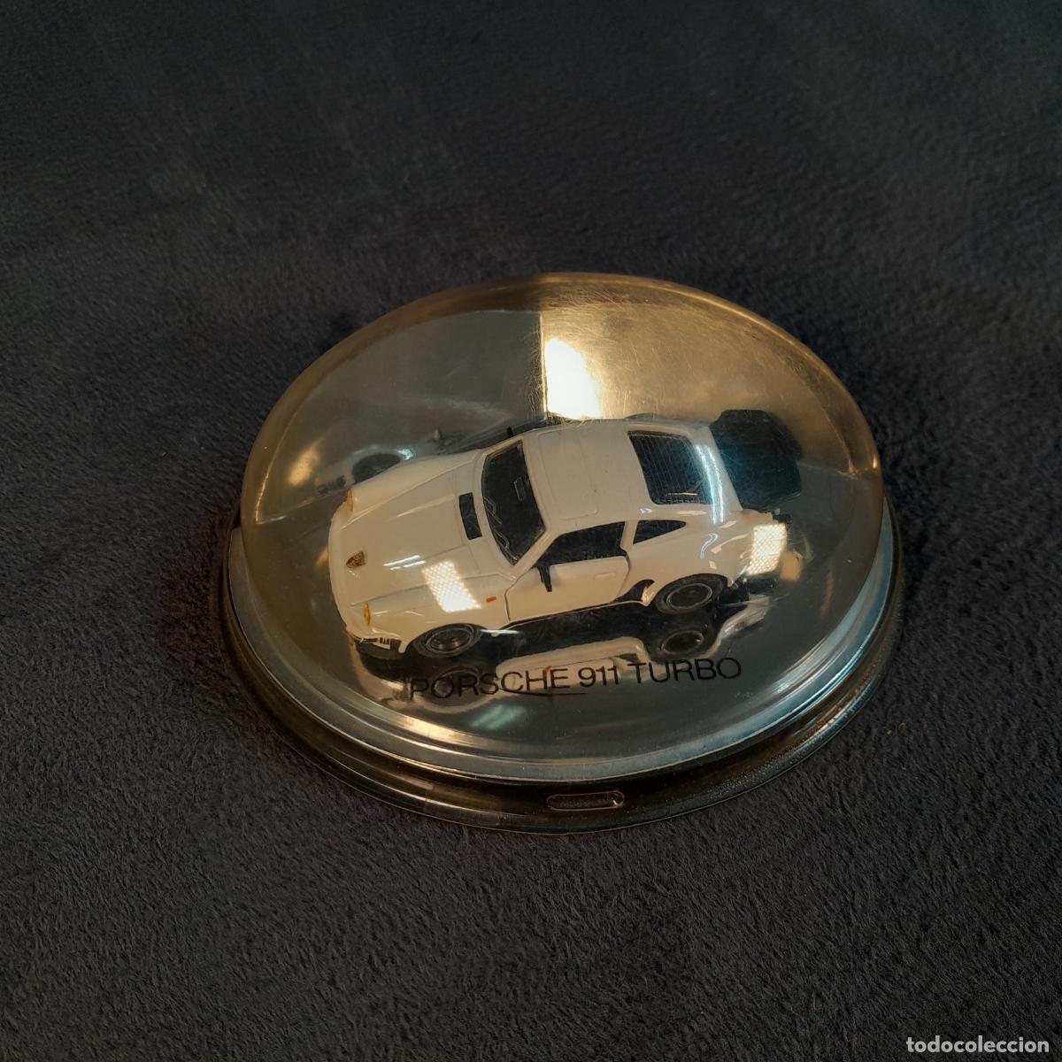 Model Cars: REPRODUCCI&Oacute;N A ESCALA DE PORSCHE 911 TURBO EN EXPOSITOR. SIGLO XX