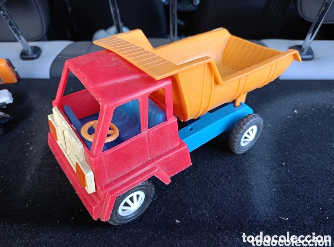 Auto in scala: CAMI&Oacute;N DE PL&Aacute;STICO A&Ntilde;OS 70 22cm x 9,50cm