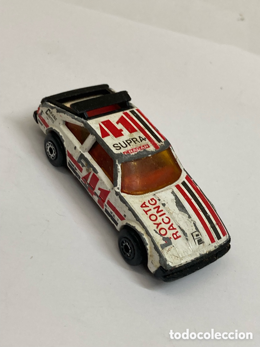 Coches a escala: coche de juguete Matchbox Toyota Supra vintage de la d&eacute;cada de 1980.