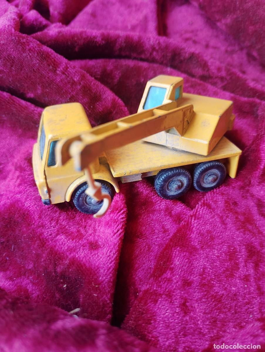 Coches a escala: De LESNEY: el cami&oacute;n gr&uacute;a DODGE (crane truck) escala 1:74 made in England por apenas quince euros