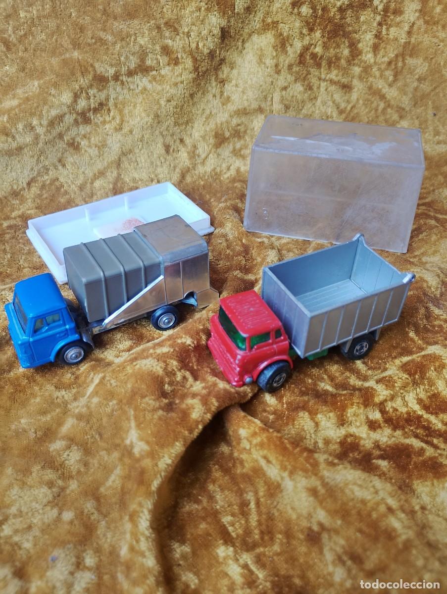 Coches a escala: Dos camiones en miniatura: FORD basurero de Guisval y GMC de Lesney por apenas quince euros