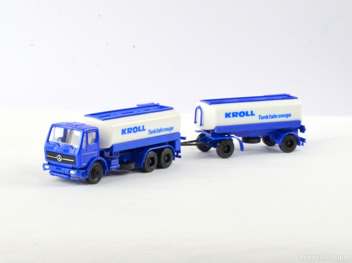 Coches a escala: Herpa Escala 1:87 H0 Cami&oacute;n Cisterna Mercedes Benz NG con Remolque Kroll Impecable con Caja