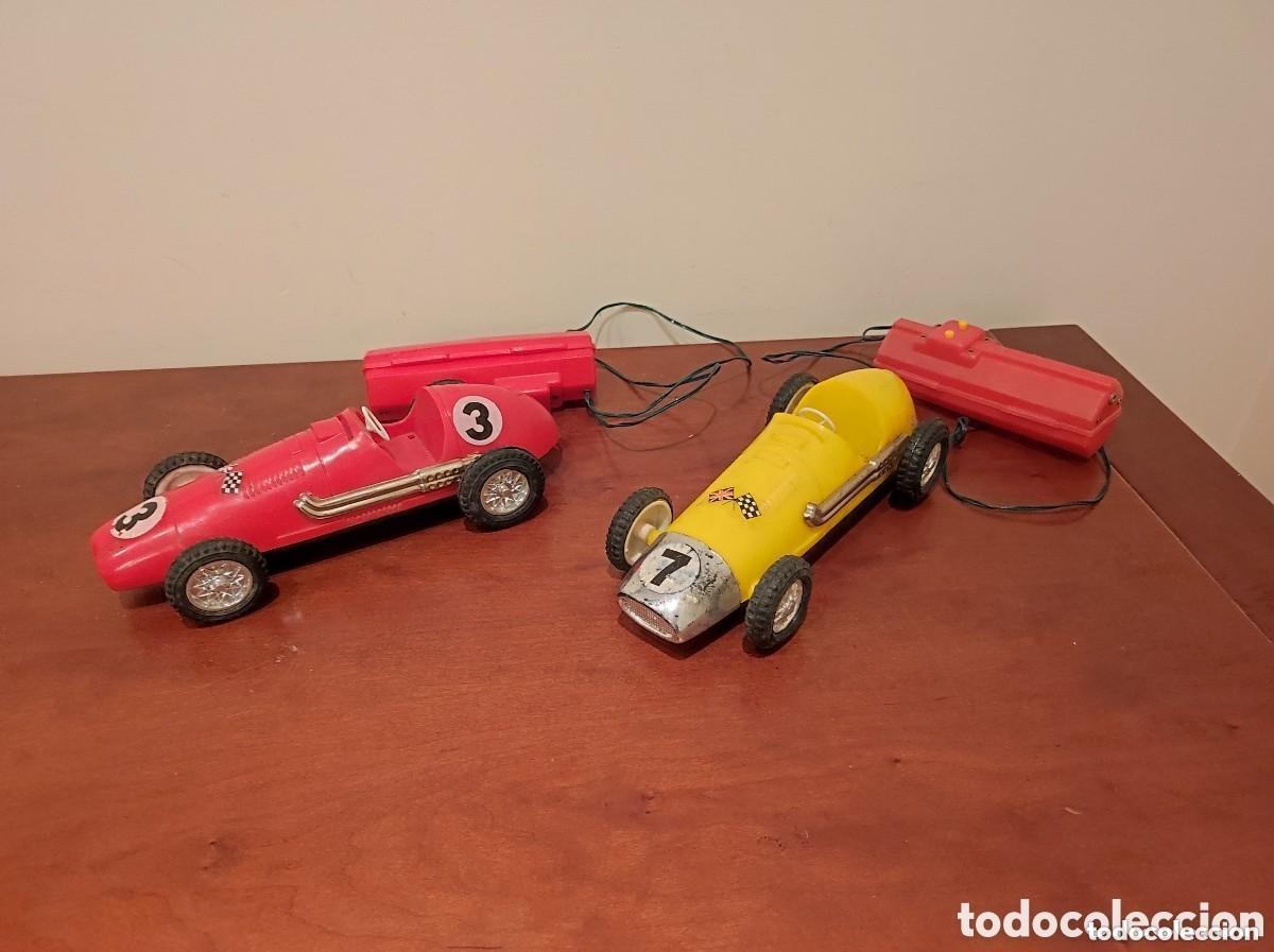 Coches a escala: Don coches de carreras bolidos F1 formula 1 con mando funcionando, uno con luz