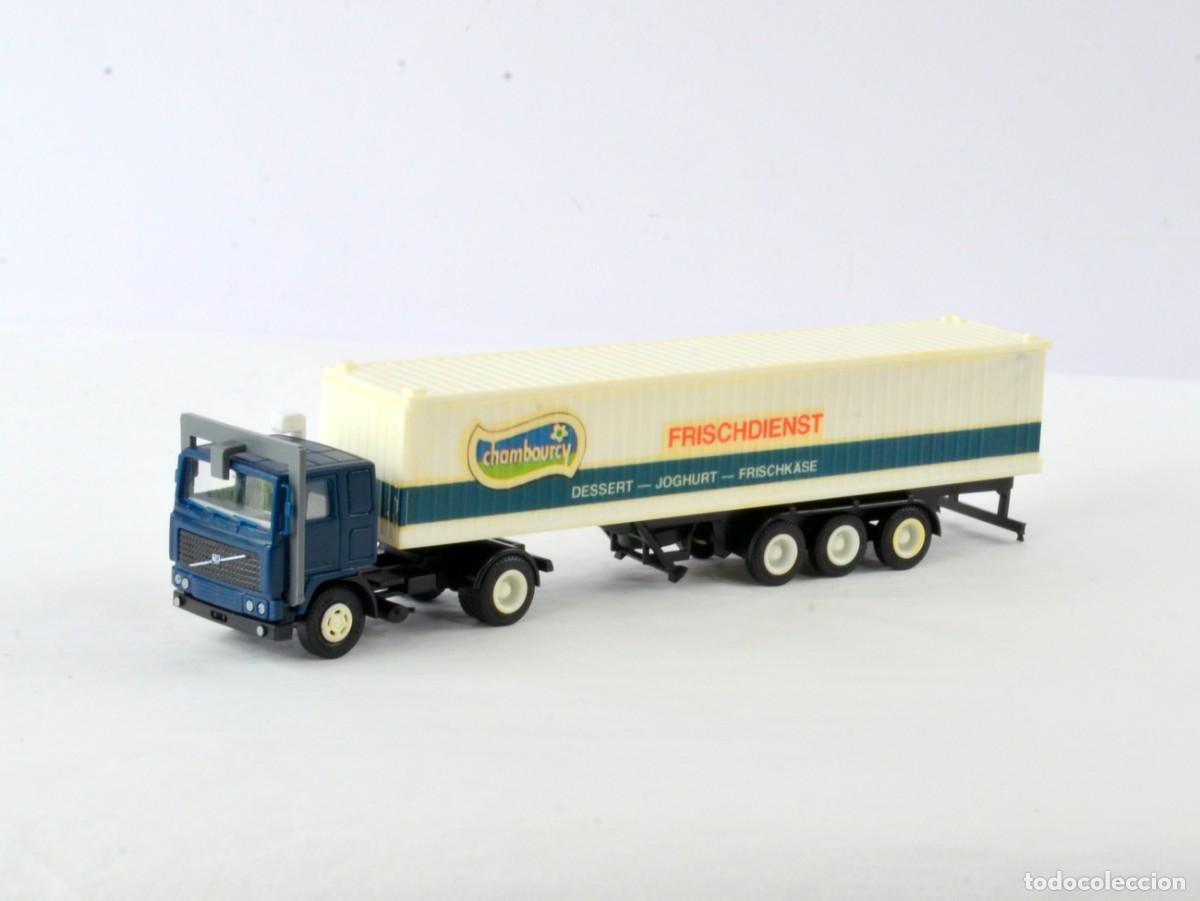 Coches a escala: Herpa Albedo Escala 1:87 H0 Cami&oacute;n Articulado Volvo F12 Chambourcy con Caja