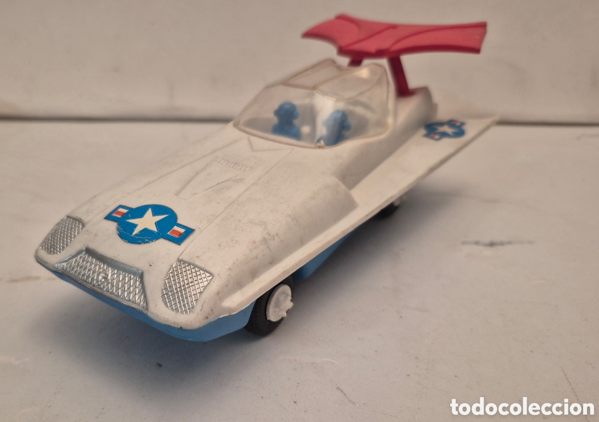 Auto in scala: COCHE ESPACIAL DE PL&Aacute;STICO
