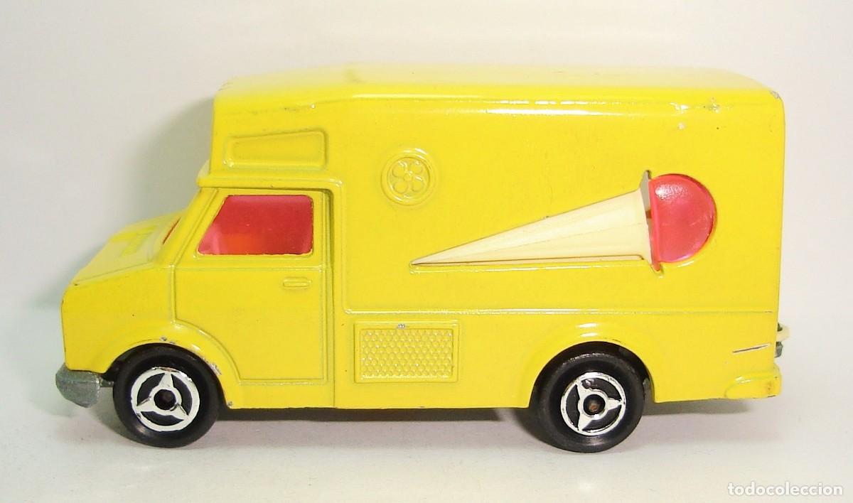 Coches a escala: FURGON DE HELADOS MAJORETTE ESCALA 1:67 LOTE 232