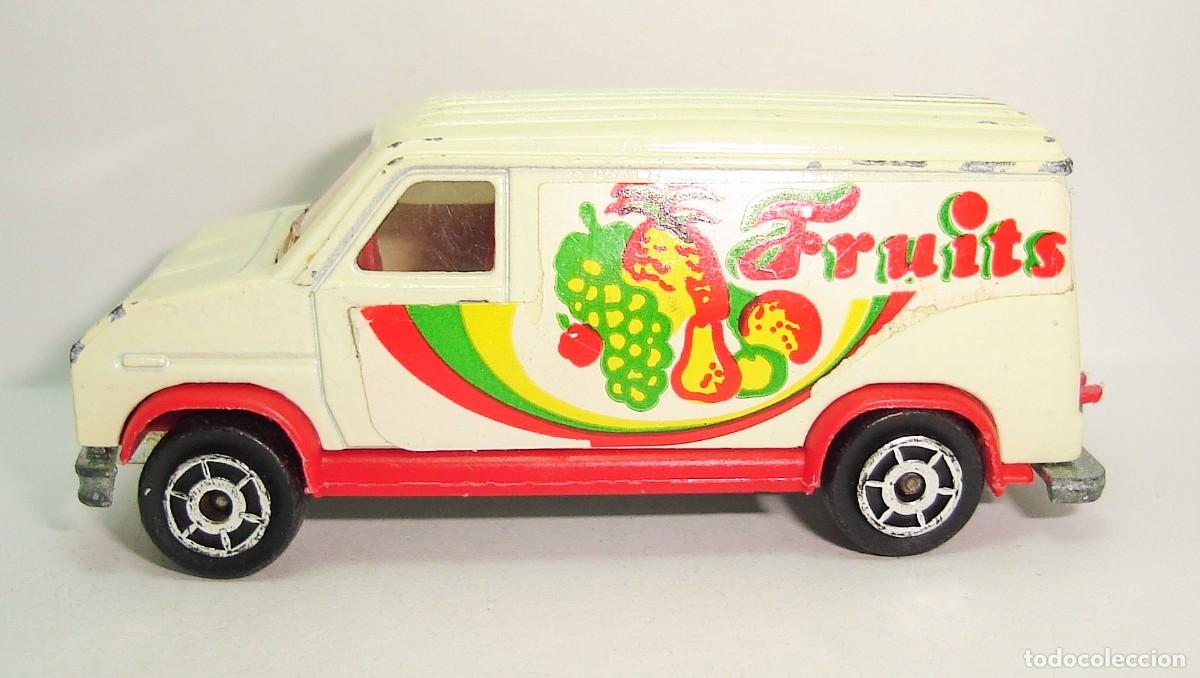 Coches a escala: FURGON FRUITS MAJORETTE ESCALA 1:65 LOTE 234