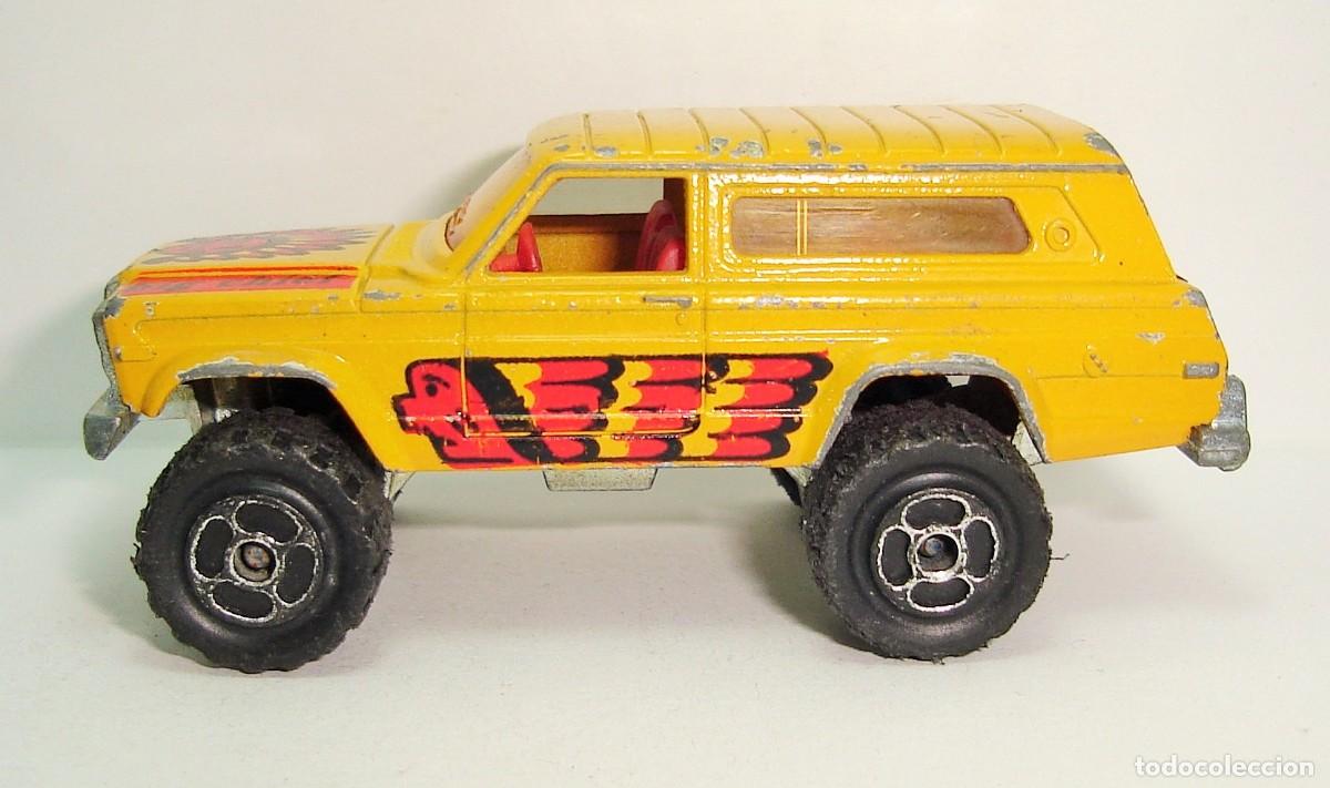 Coches a escala: JEEP CHEROKEE 4X4 MAJORETTE ESCALA 1:64 LOTE 235