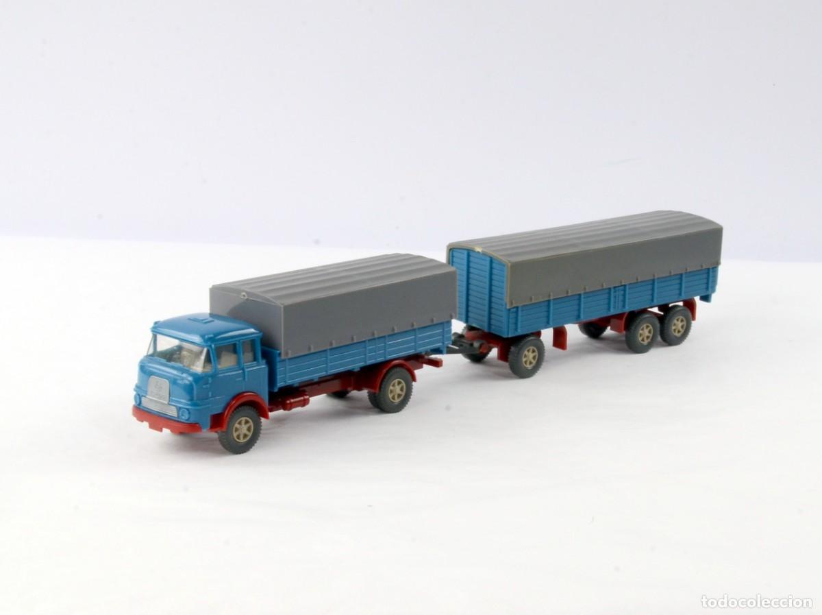 Coches a escala: Wiking 1:87 H0 Cami&oacute;n Krupp 806 con Remolque de Tres Ejes Azul