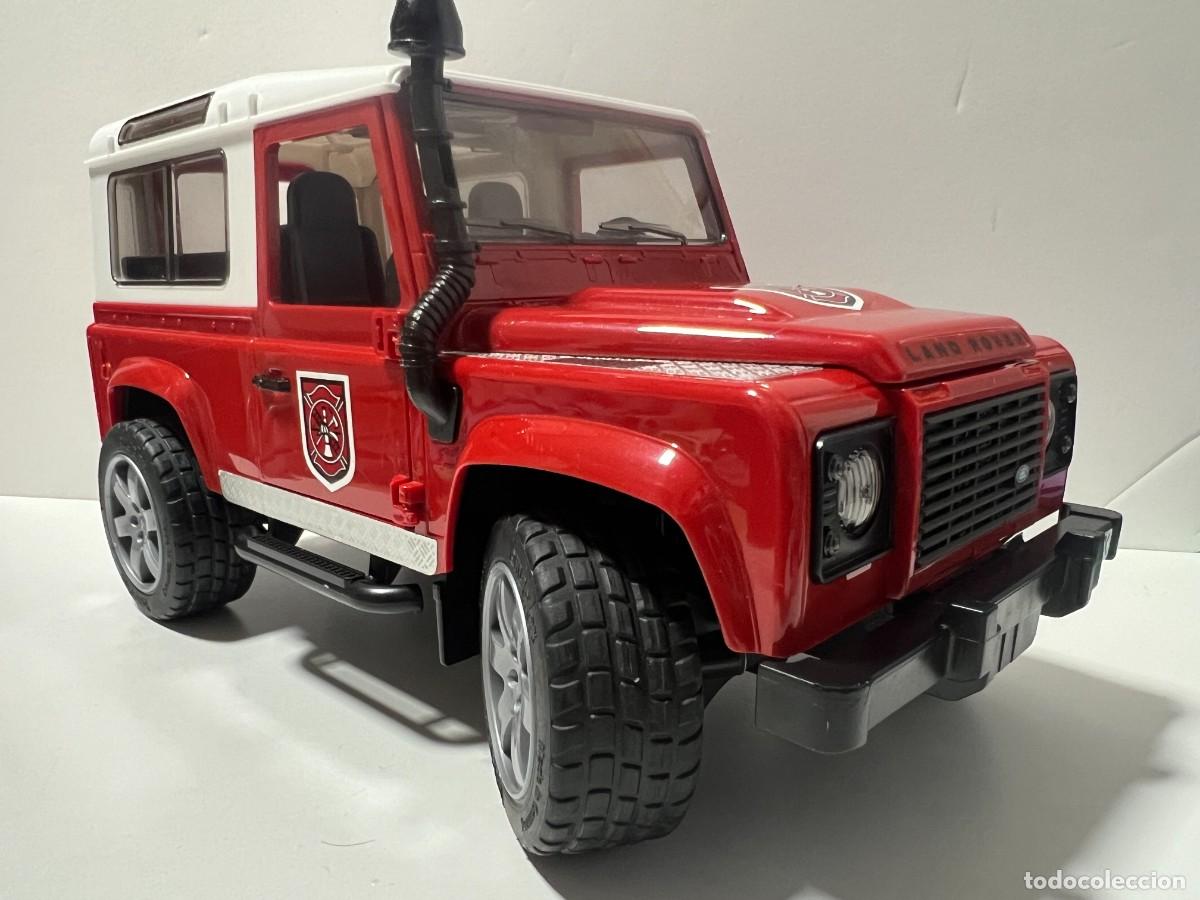 Coches a escala: LAND ROVER DEFENDER BOMBEROS BRUDOR 1:16