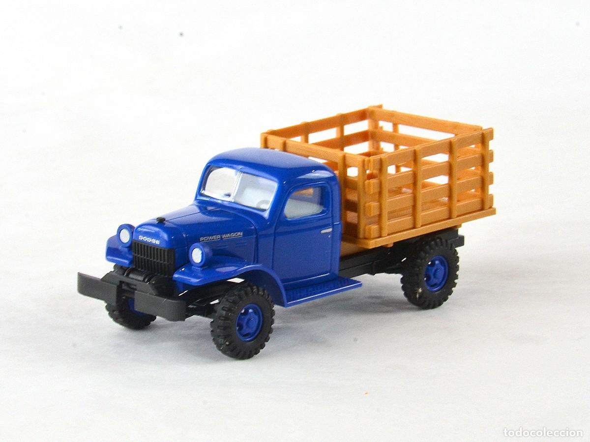 Coches a escala: Busch Escala 1:87 H0 Dodge Power Wagon Stake Truck Impecable con Caja