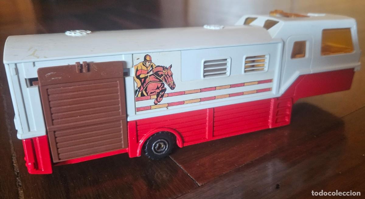 Coches a escala: Majorette Remolque cami&oacute;n Rodeo Texas 3067 Serie 3000 Super Movers 1:60 Horse Truck Caballos trailer