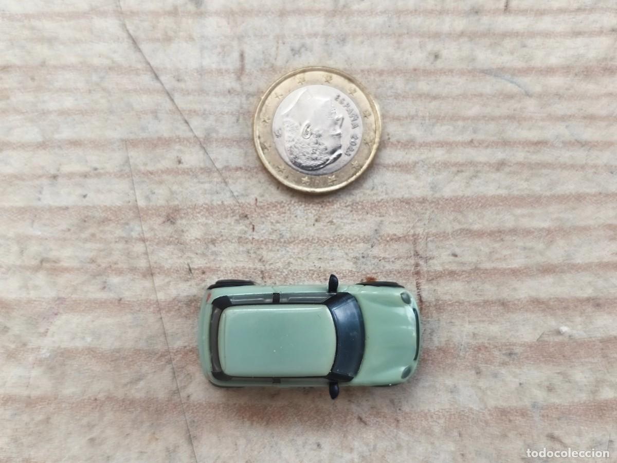Coches a escala: Mini Cooper Hatch - Kinder Sorpresa