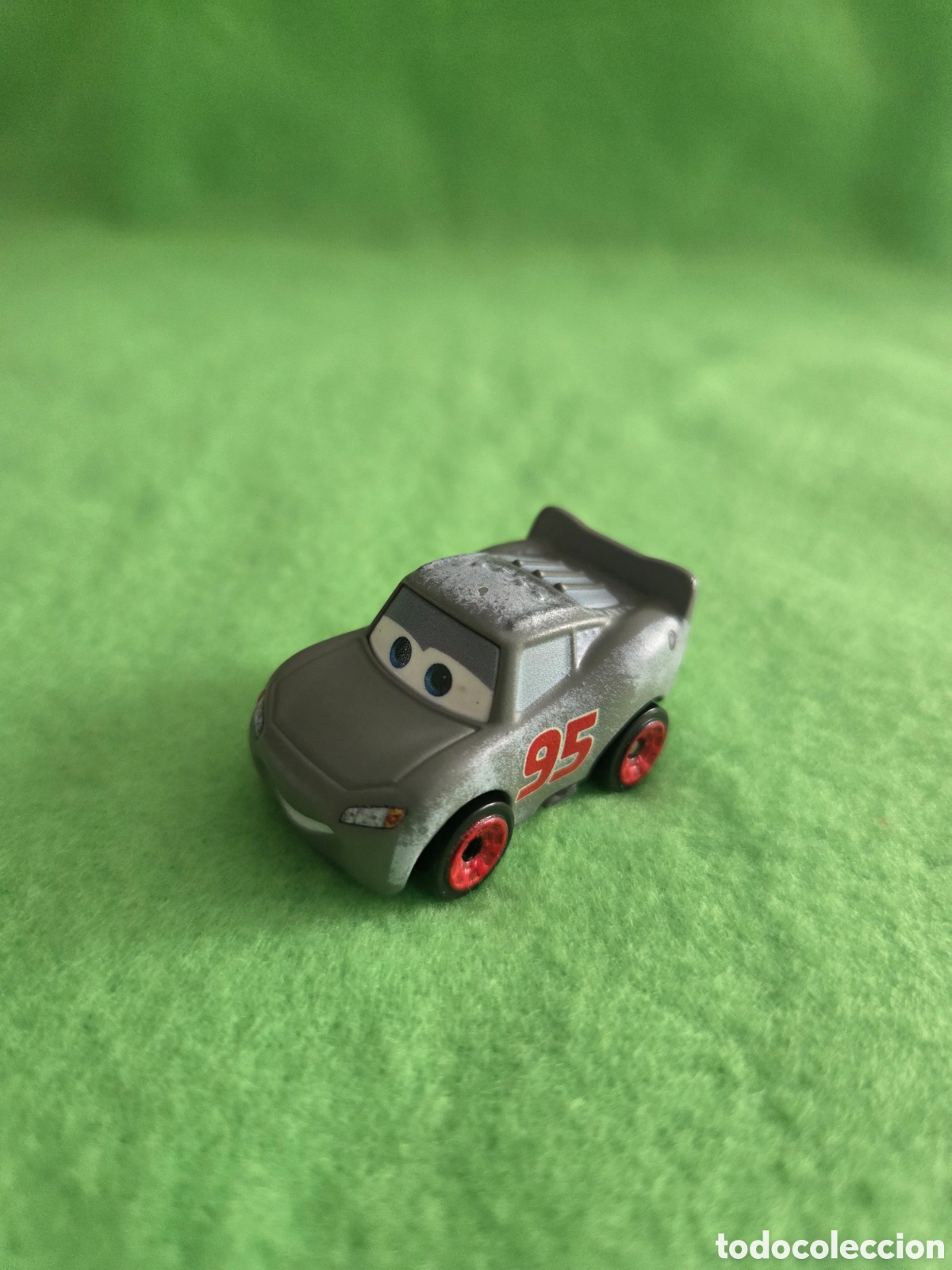 Coches a escala: Disney pixar cars mini racers lightnint rayo mcqueen