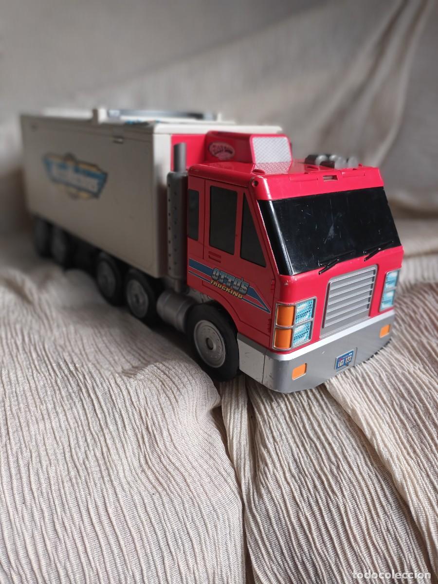 Coches a escala: CAMION CIUDAD MICROMACHINES CON COCHES.