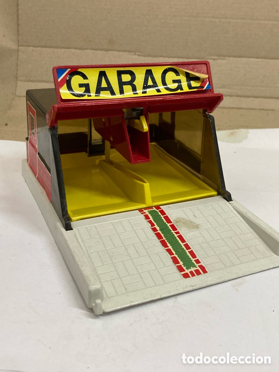 Model Cars: centro de servicio o garaje de la marca Micro Machines, producido originalmente alrededor de 1987