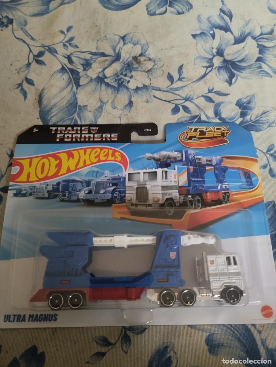 Coches a escala: Hot wheels Transformers ultra magnus