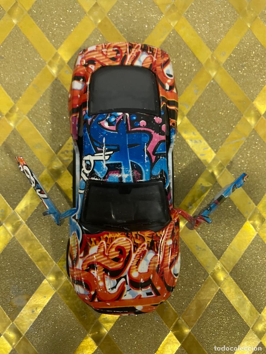 Coches a escala: COCHE DE JUGUETE A PILAS NO FUNCIONA TIENE OXIDO !