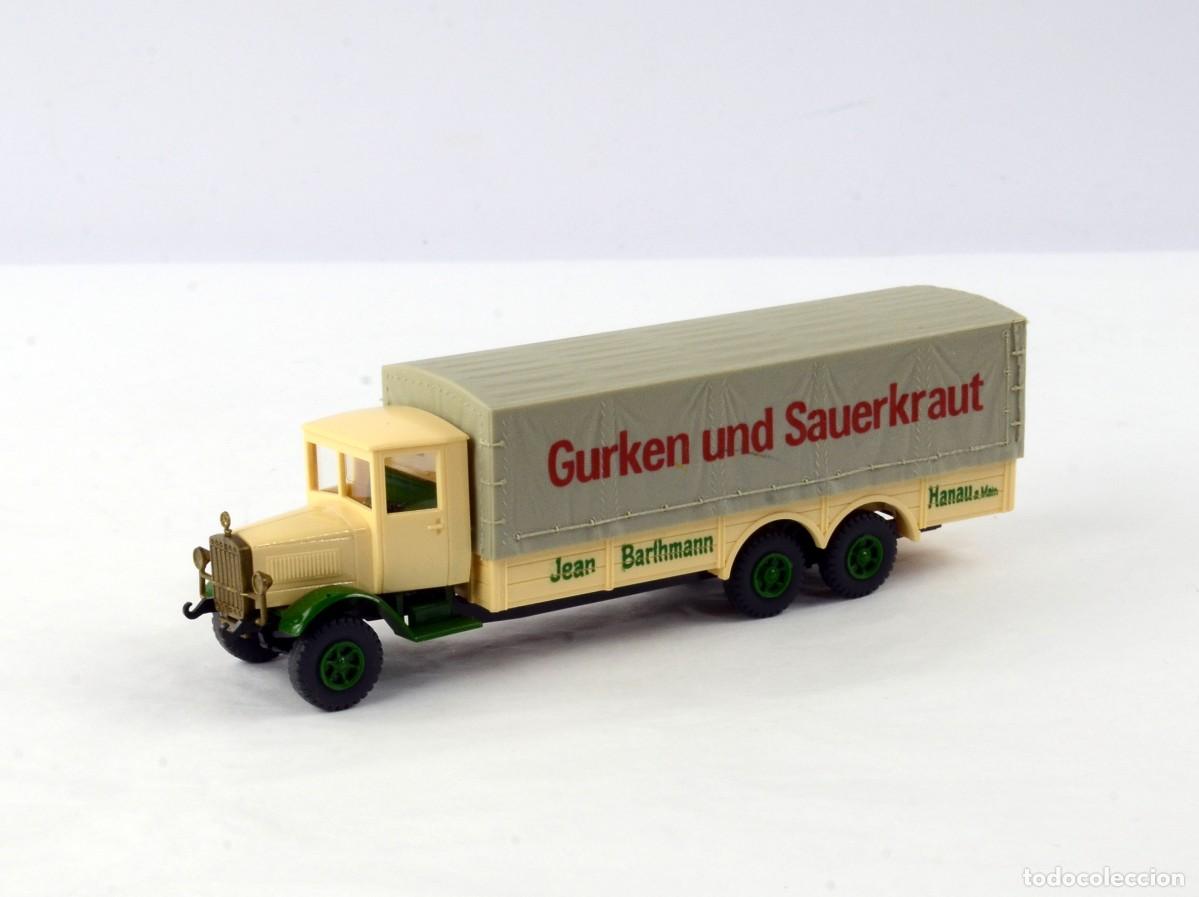 Coches a escala: Roskopf Escala 1:87 H0 1015 Cami&oacute;n Mercedes Benz N56 1929 Gurken und Sauerkraut
