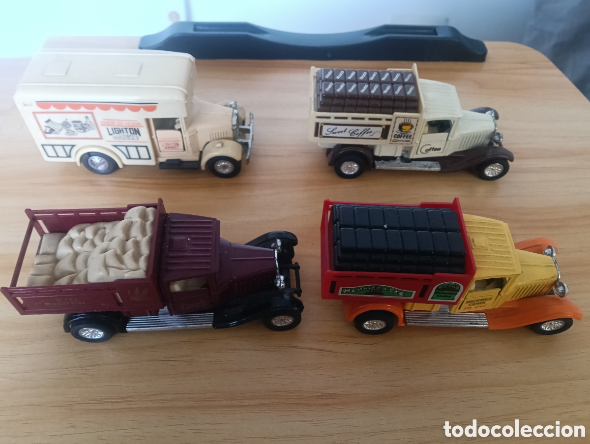 Coches a escala: Pack de 4 camionetas de reparto antiguas