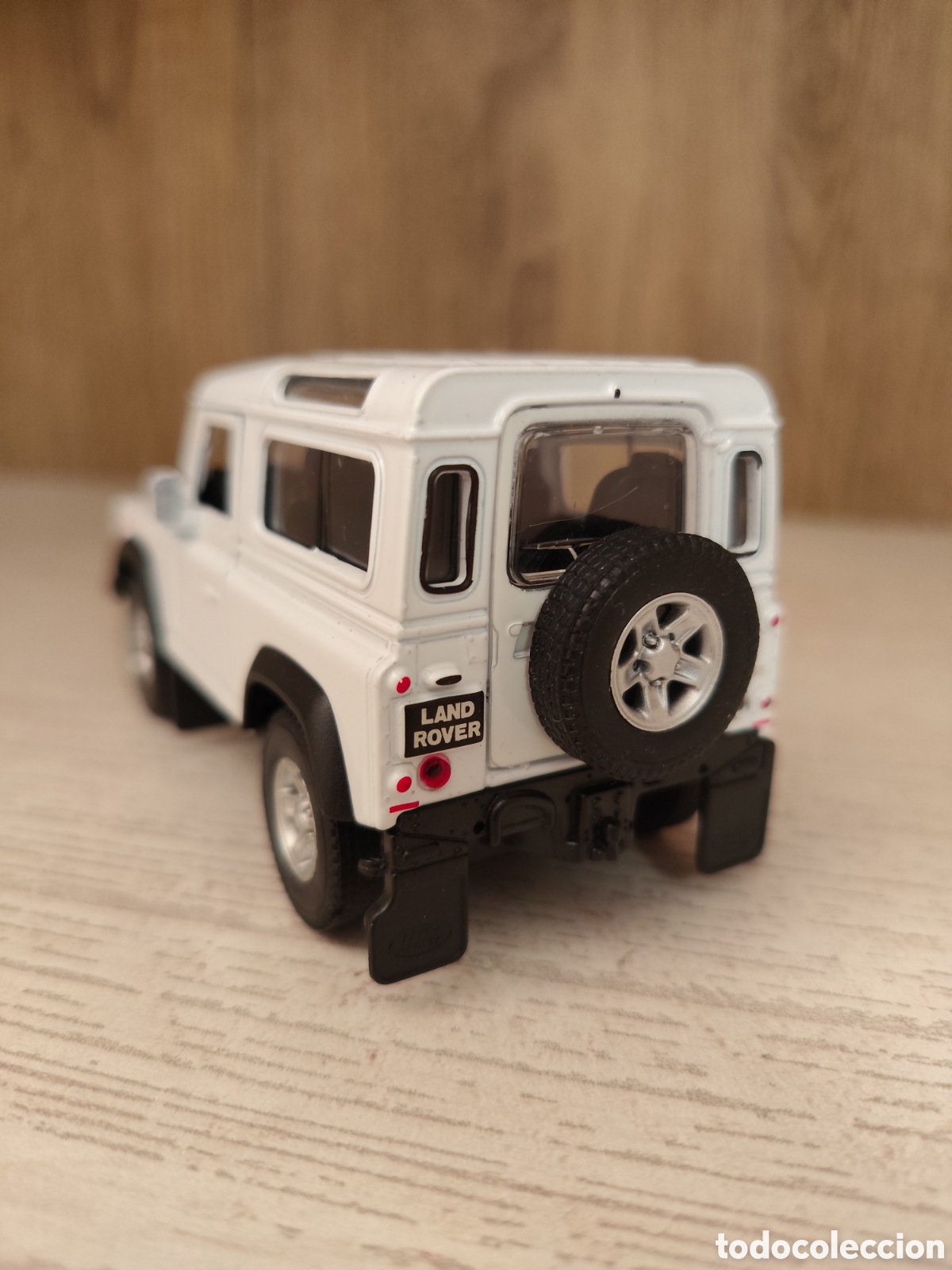 Coches a escala: LAND ROVER DEFENDER 88