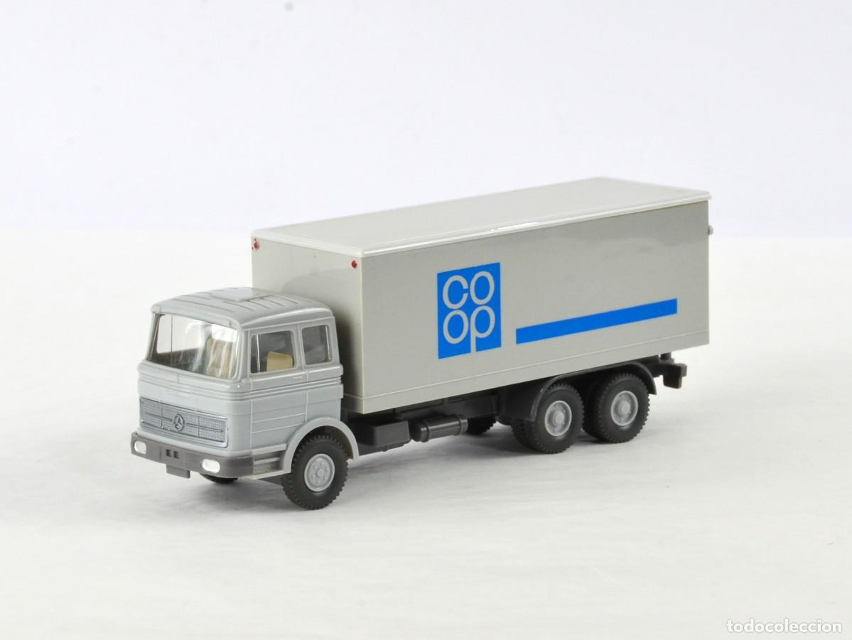 Coches a escala: Wiking Escala 1:87 H0 Antiguo Cami&oacute;n Mercedes Benz LP2223 COOP 1974 - 75