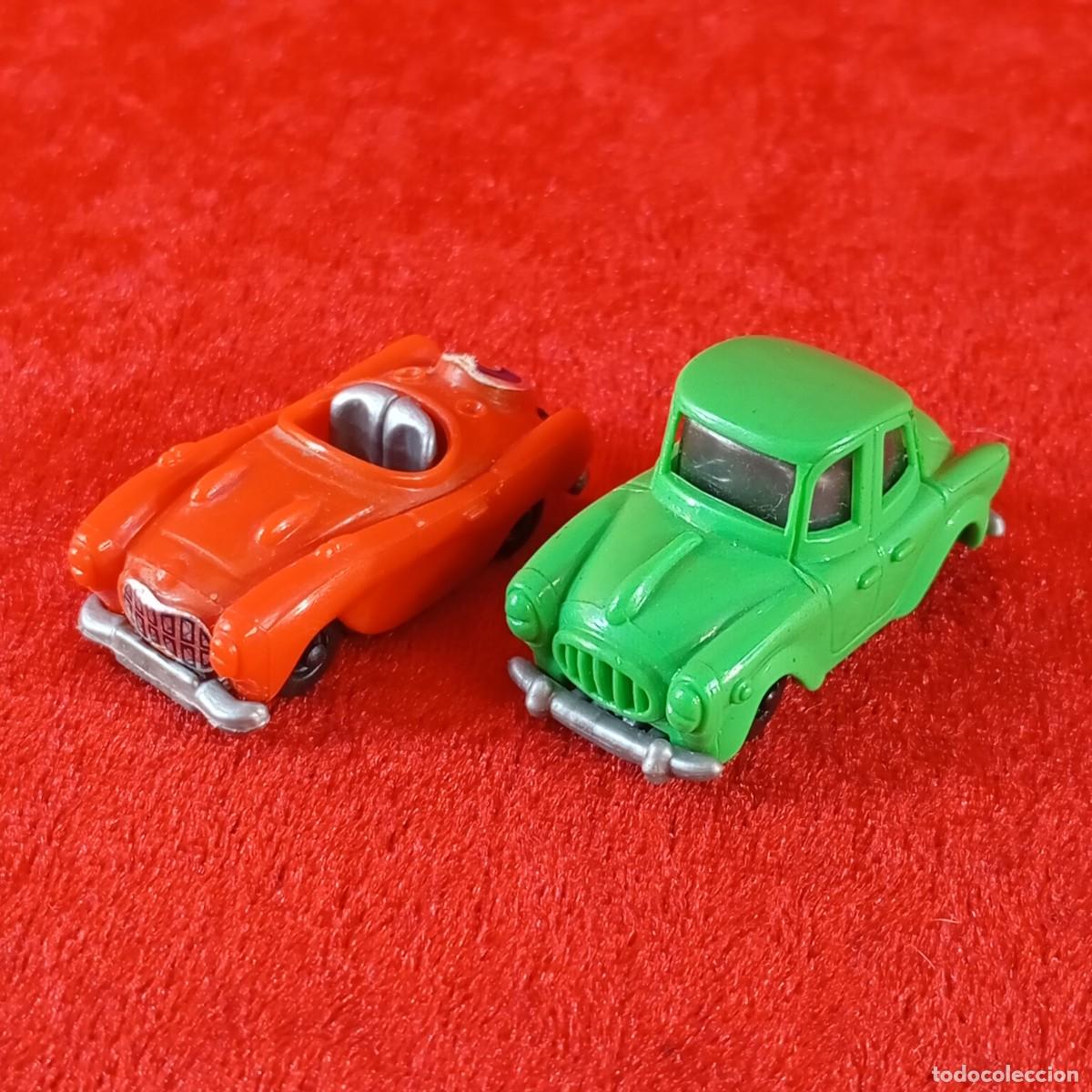Coches a escala: LOTE 2 COCHES DE JUGUETE EN MINIATURA - K96N84, K96N87- KINDER SORPRESA - 4 X 2 CM / 2124