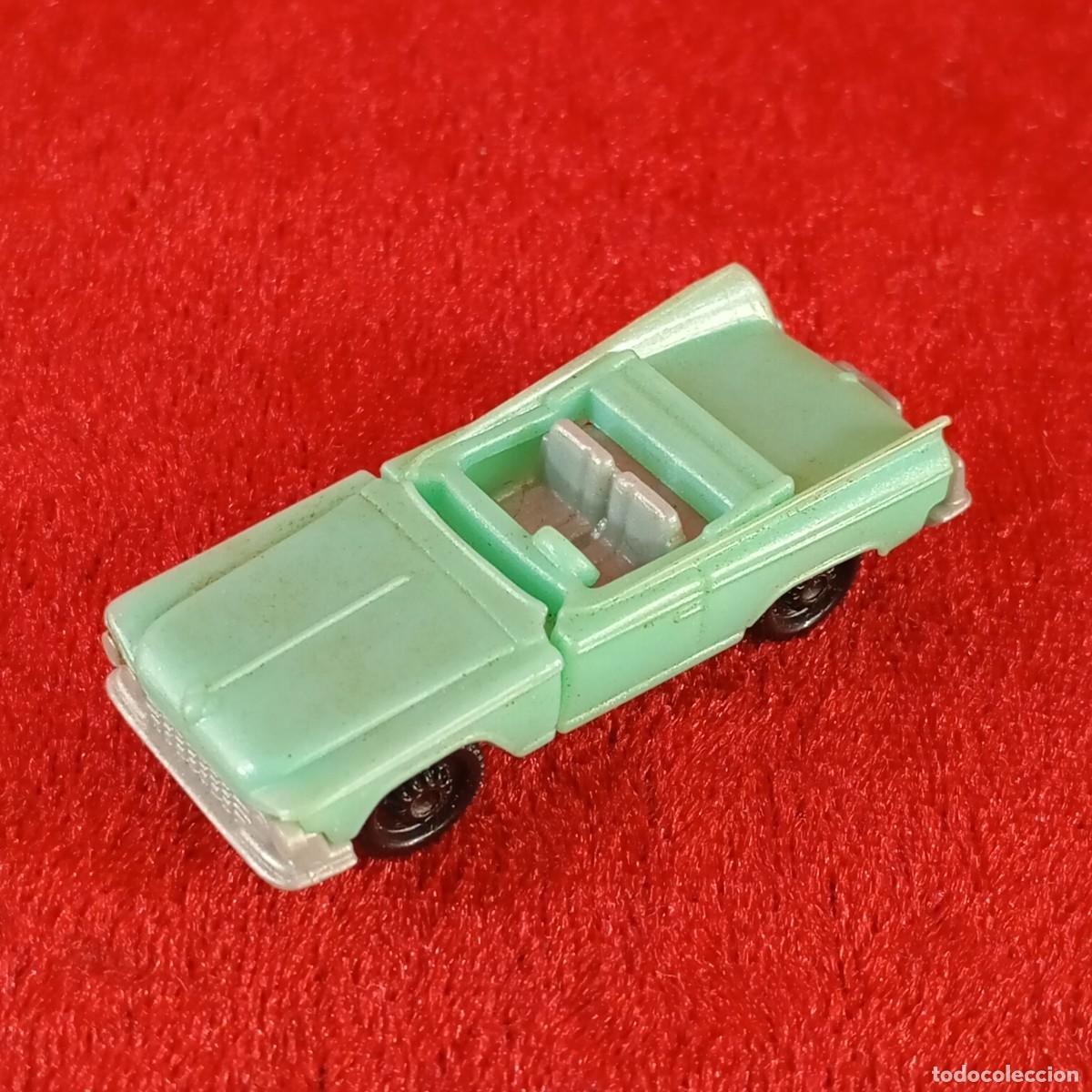 Coches a escala: COCHE DE JUGUETE EN MINIATURA - PLYMOUTH - K04N83 - KINDER SORPRESA - 5 X 2 CM / 2130