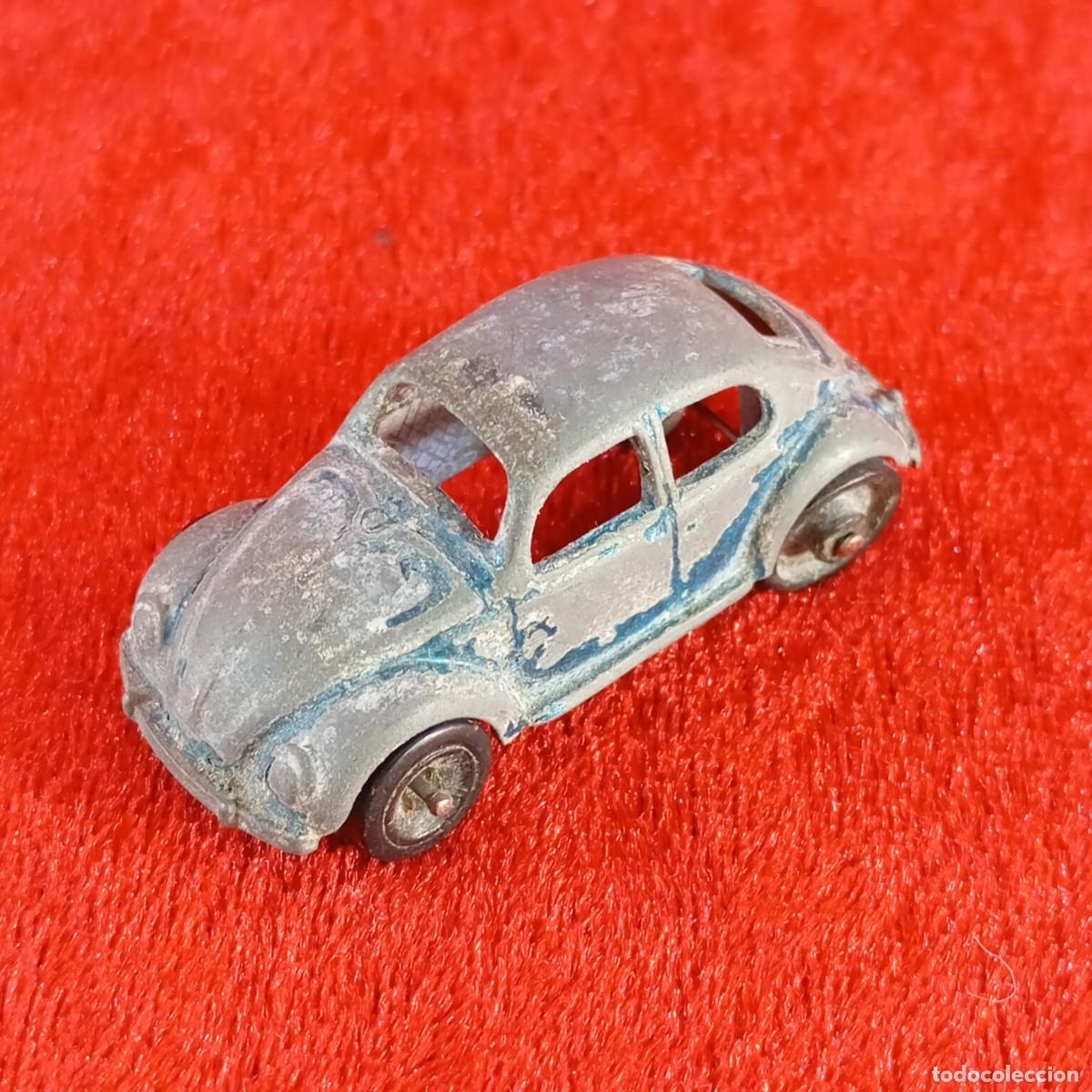 Coches a escala: COCHE DE JUGUETE EN MINIATURA - VOLKSWAGEN BEETLE - TOOTSIE TOY - 5 X 2 CM / 2141