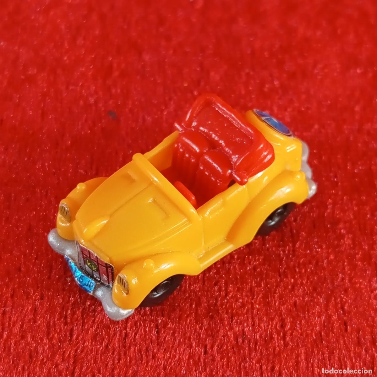 Coches a escala: COCHE DE JUGUETE EN MINIATURA - COCHE ANTIGUO - K97N85 - KINDER SORPRESA - 4 X 2 CM / 2156