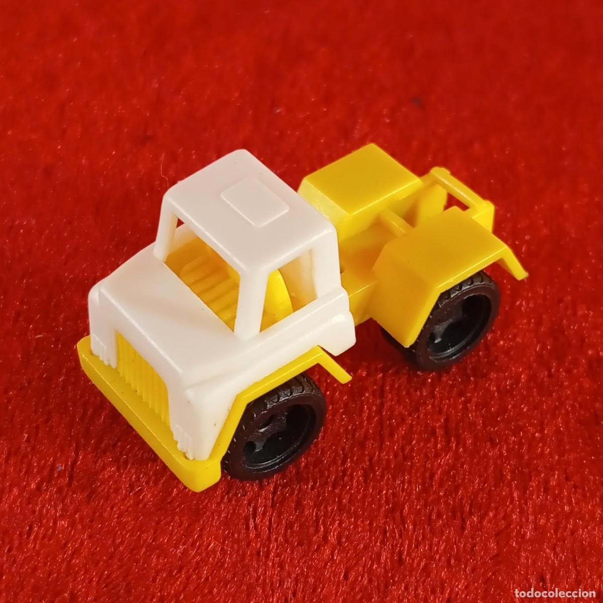 Coches a escala: CAMI&Oacute;N DE JUGUETE EN MINIATURA - A&Ntilde;OS 70-80 - 4 X 2 CM / 2165