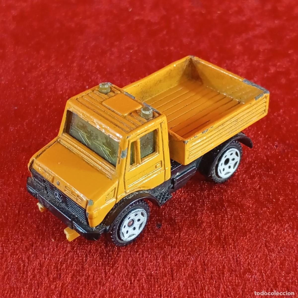 Coches a escala: CAMI&Oacute;N DE JUGUETE EN MINIATURA - SIKU - 0821 - 6,5 X 3 X 3 CM / 2176