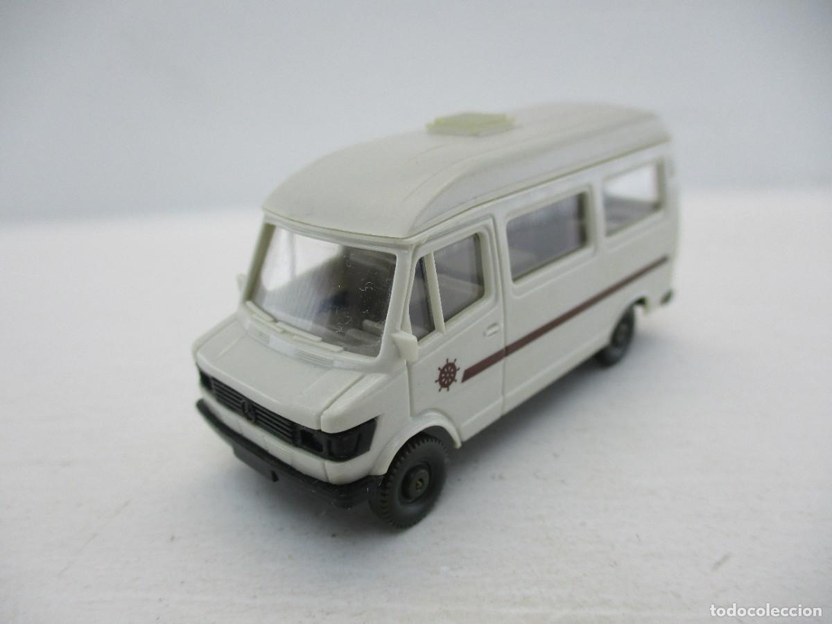 Coches a escala: COCHE ESCALA 1:87 REF B1