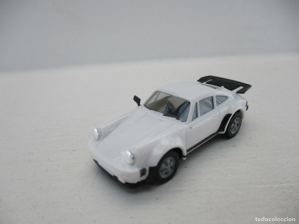 Coches a escala: COCHE ESCALA 1:87 REF B1