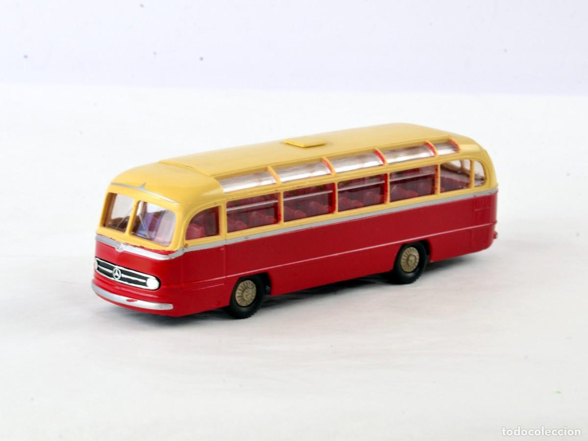 Coches a escala: Brekina Escala 1:87 Autocar Mercedes Benz O321 D&uuml;sseldorf