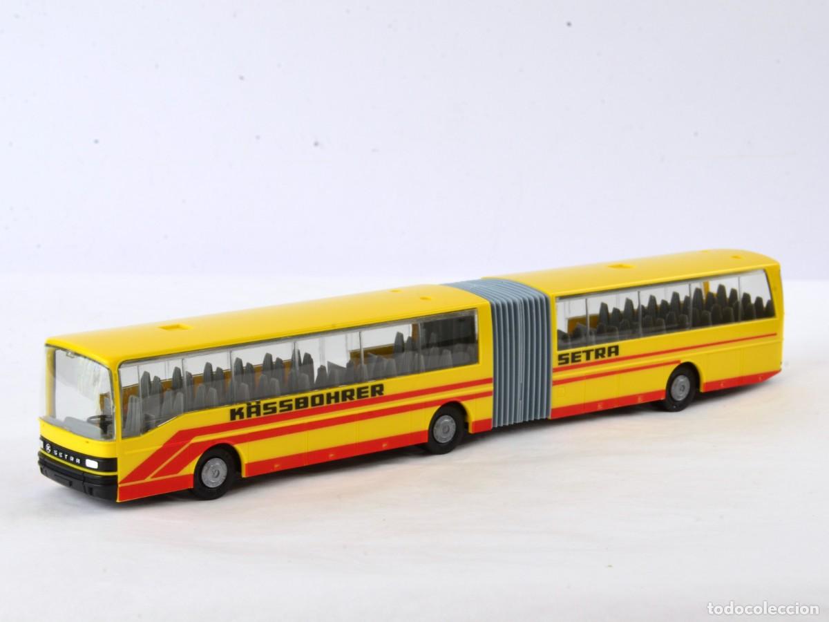 Coches a escala: Herpa Escala 1:87 H0 Autob&uacute;s Articulado K&auml;ssbohrer-Setra SG221UL