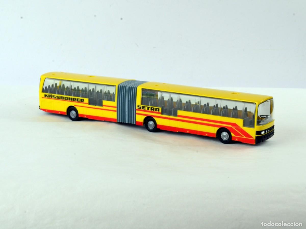 Coches a escala: Herpa Escala 1:87 H0 Autob&uacute;s Articulado K&auml;ssbohrer-Setra SG221UL