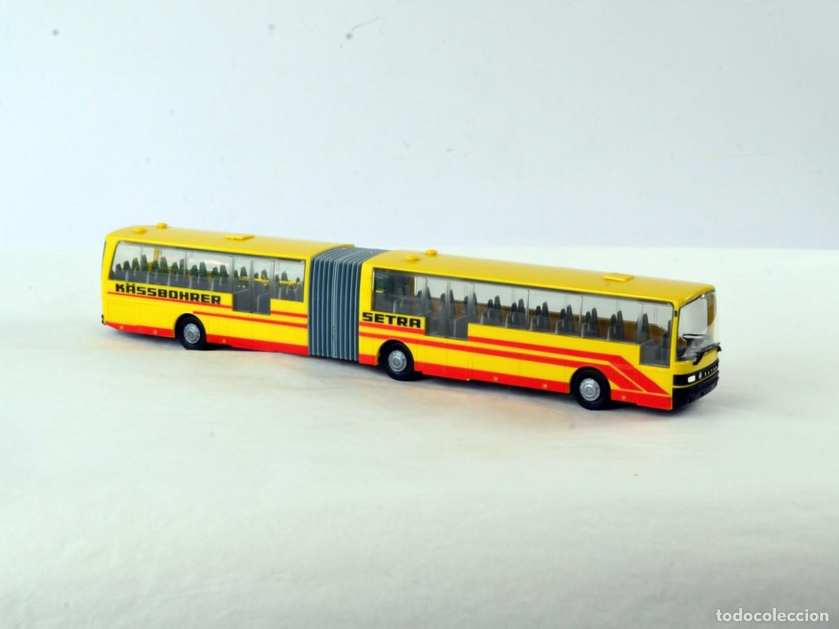 Coches a escala: Herpa Escala 1:87 H0 Autob&uacute;s Articulado K&auml;ssbohrer-Setra SG221UL